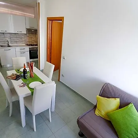 Vakantiehuis Bilo Nadia Cozy 200 M From Otrantos Castle