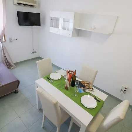 Сasa de vacaciones Bilo Nadia Cozy 200 M From Otrantos Castle Otranto