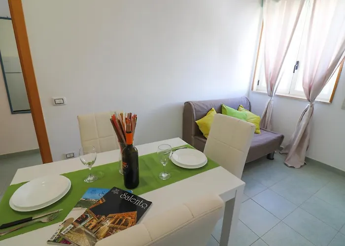 Bilo Nadia Cozy 200 M From Otrantos Castle Nyaraló